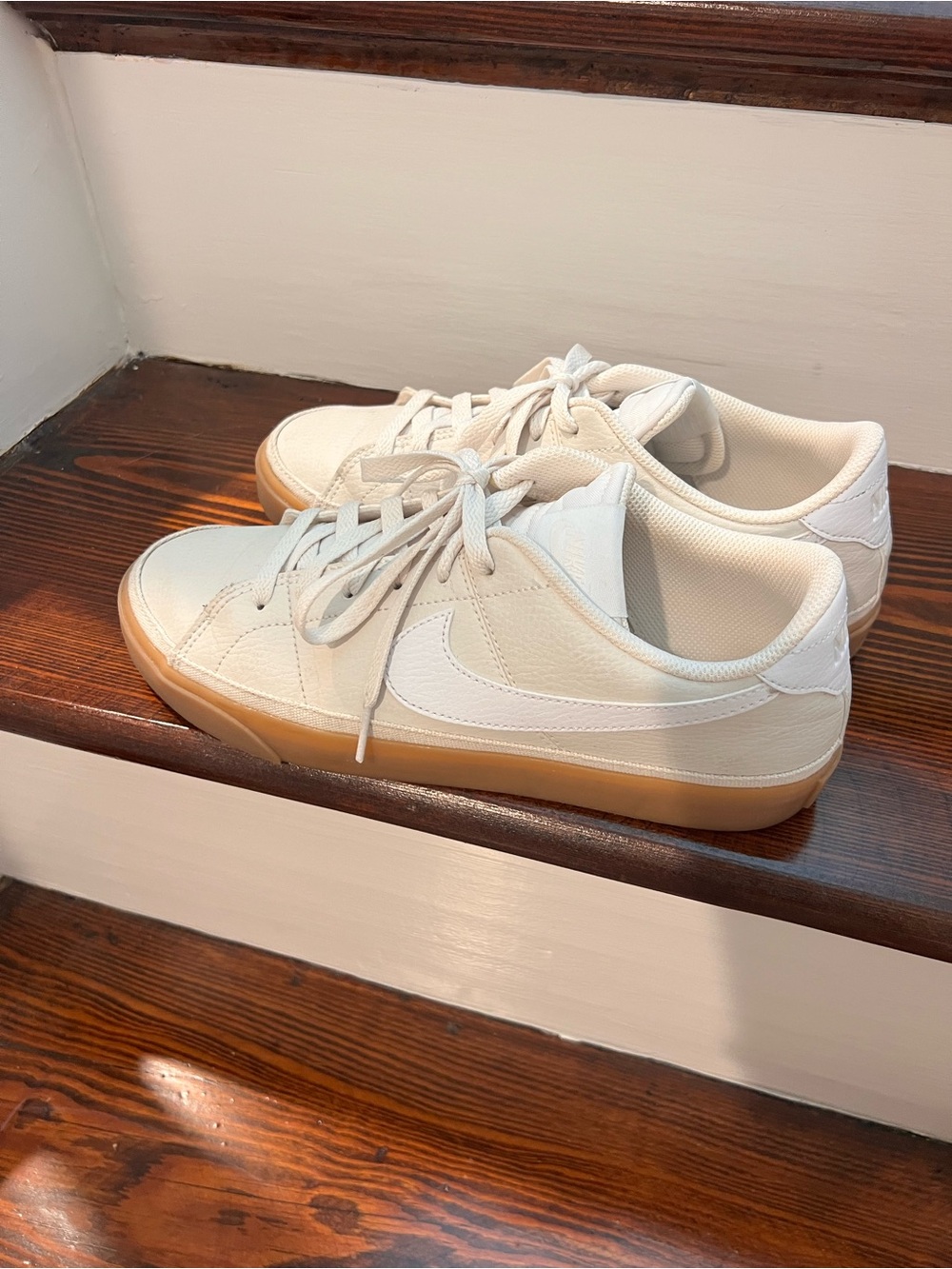 Nike Women’s Court Legacy Off-White Low-Top Leather Sneakers with Gum Sole - Picture 3 of 7